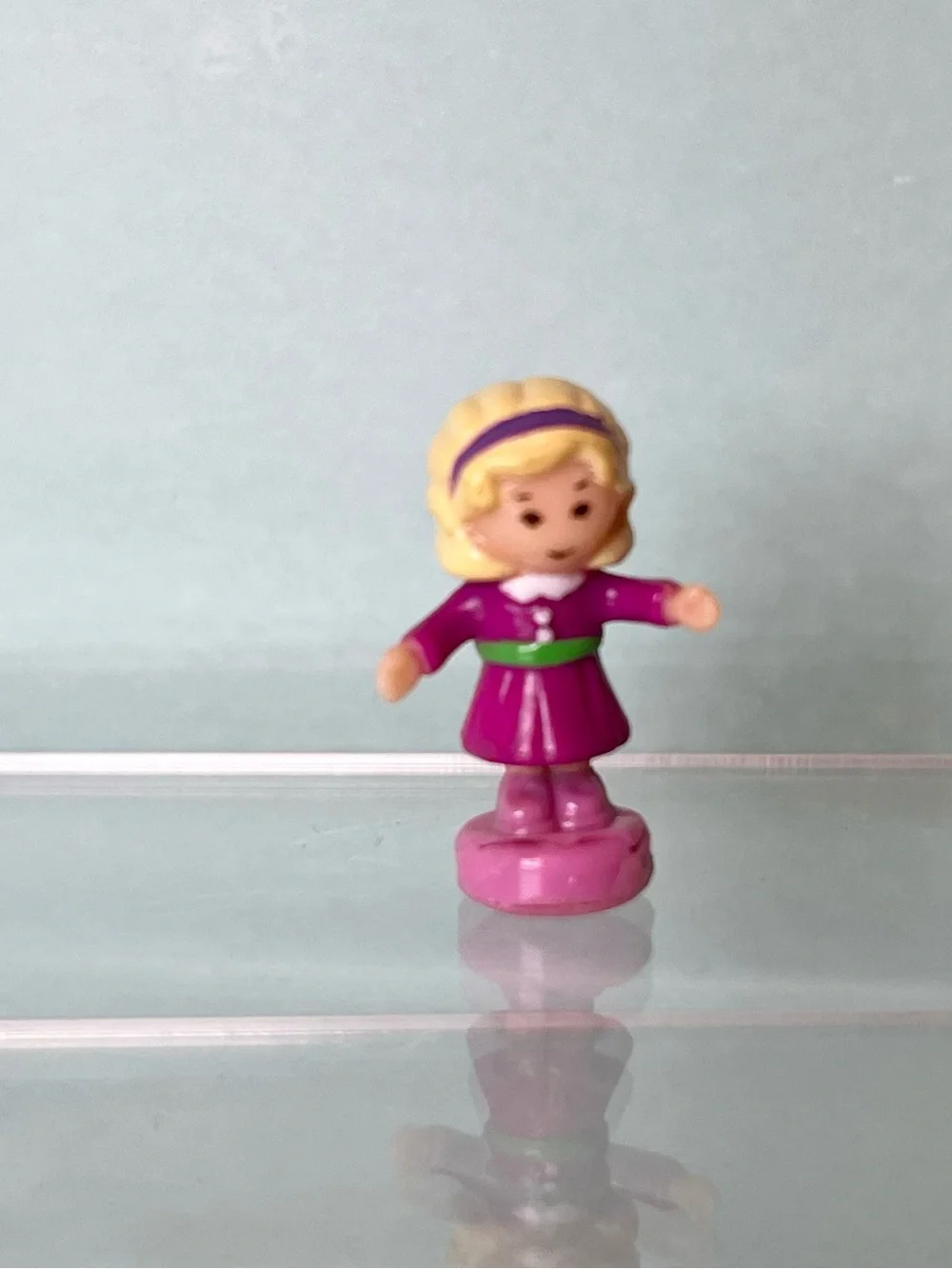 Vintage Polly Pocket 1996 Magical Movin’ Pollyville, magnetic Polly